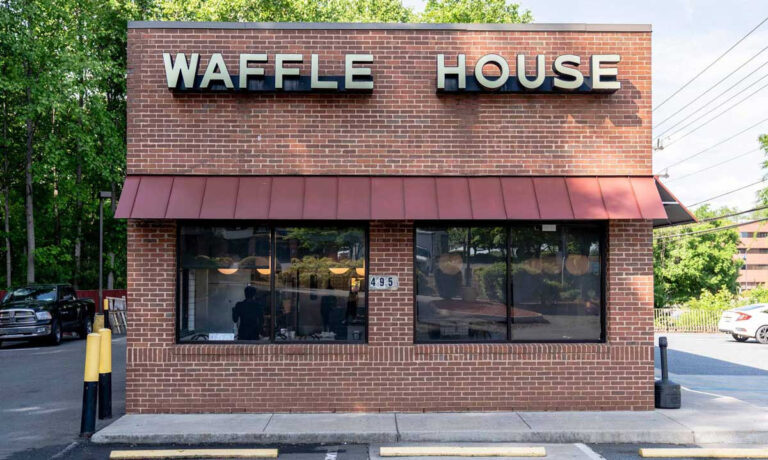 Does Waffle House Take Apple Pay
